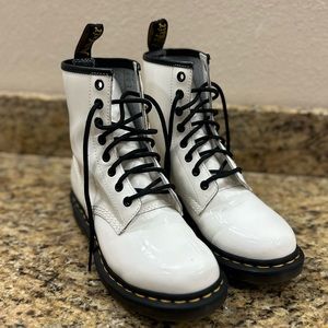 Dr. Martens Air Wair White Unisex Combat Boots. Size 7 US L